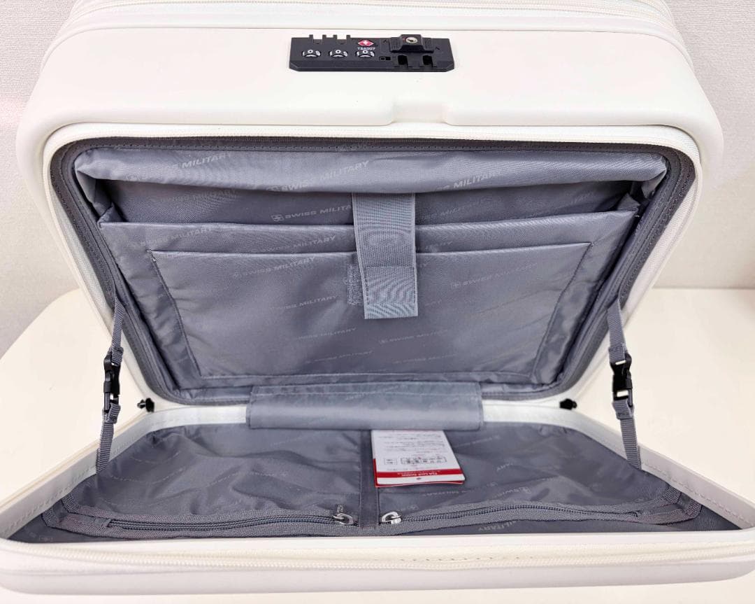 新品 ★ スイスミリタリー スーツケース 42L ホワイト 機内持込み可 TSA