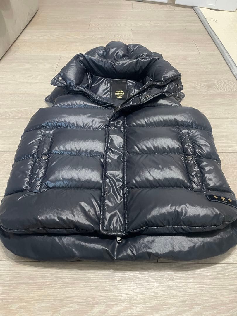 美品　タトラス　ダウンベスト　ほぼ黒　ネイビー　紺色　サイズ03（L相当）