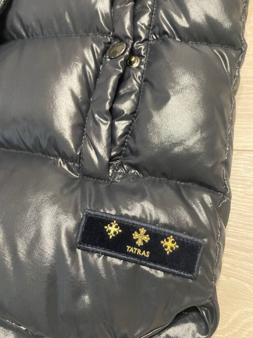 美品　タトラス　ダウンベスト　ほぼ黒　ネイビー　紺色　サイズ03（L相当）