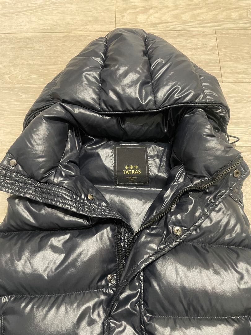 美品　タトラス　ダウンベスト　ほぼ黒　ネイビー　紺色　サイズ03（L相当）