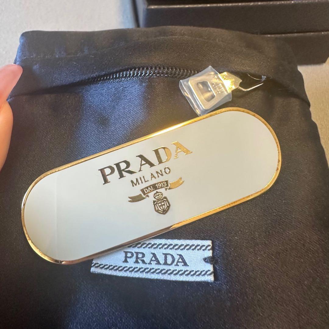 【最終値下げ】PRADA メタルヘアクリップ 未使用 袋付き