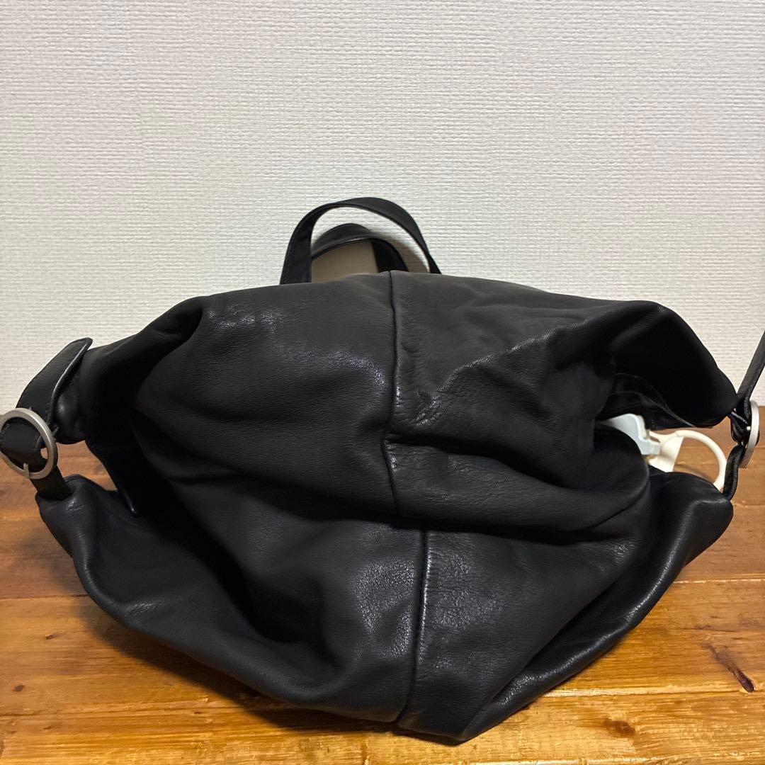 kawa-kawa カワカワ 肩掛け可　ビッグジップ　レザー トートバッグ