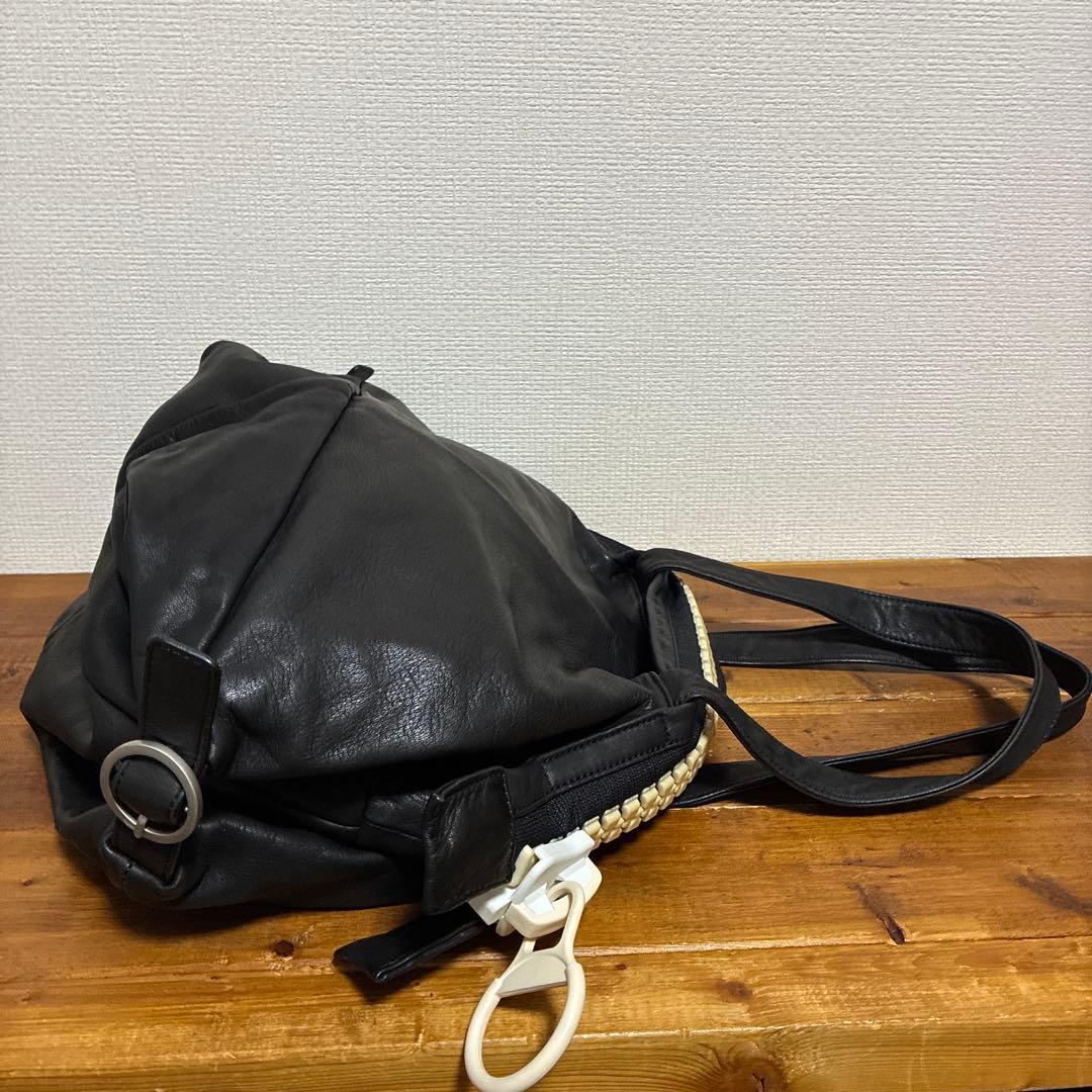 kawa-kawa カワカワ 肩掛け可　ビッグジップ　レザー トートバッグ