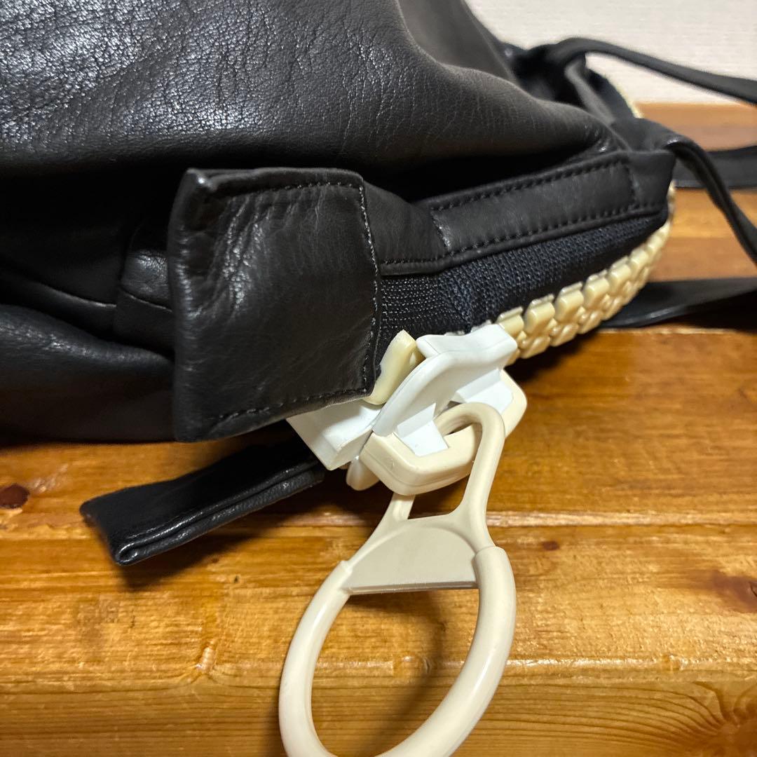 kawa-kawa カワカワ 肩掛け可　ビッグジップ　レザー トートバッグ