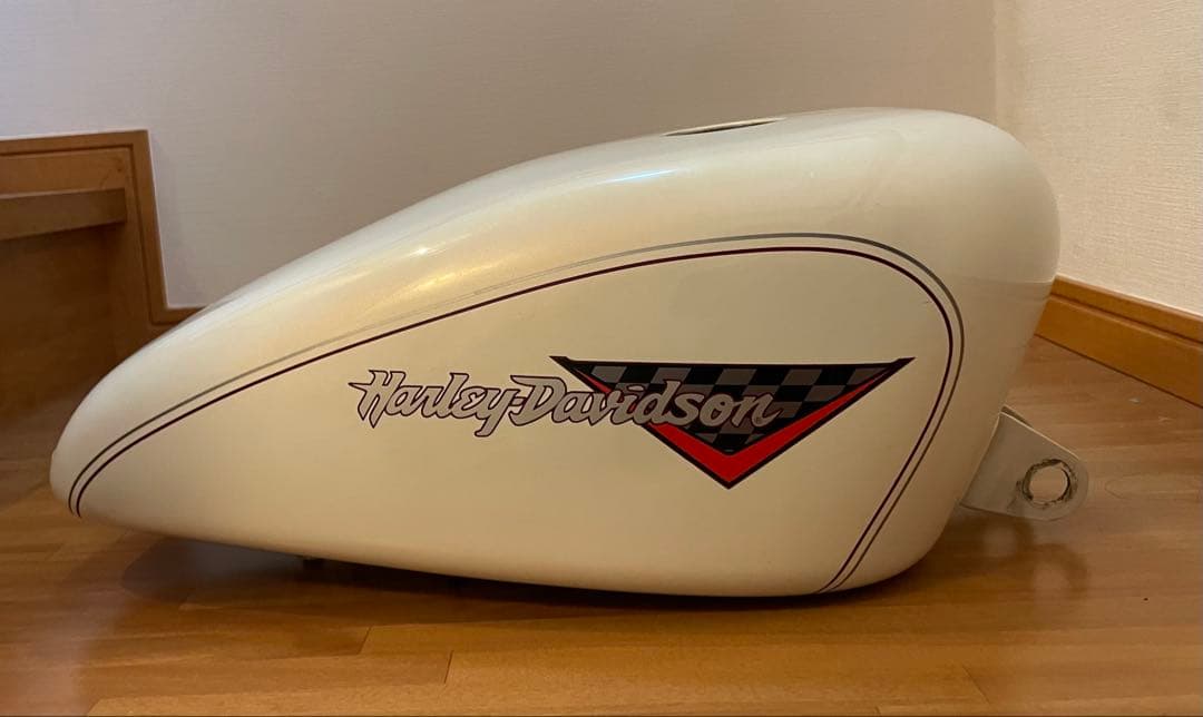 スポーツスター 純正ガソリンタンク 〜03 パールホワイト