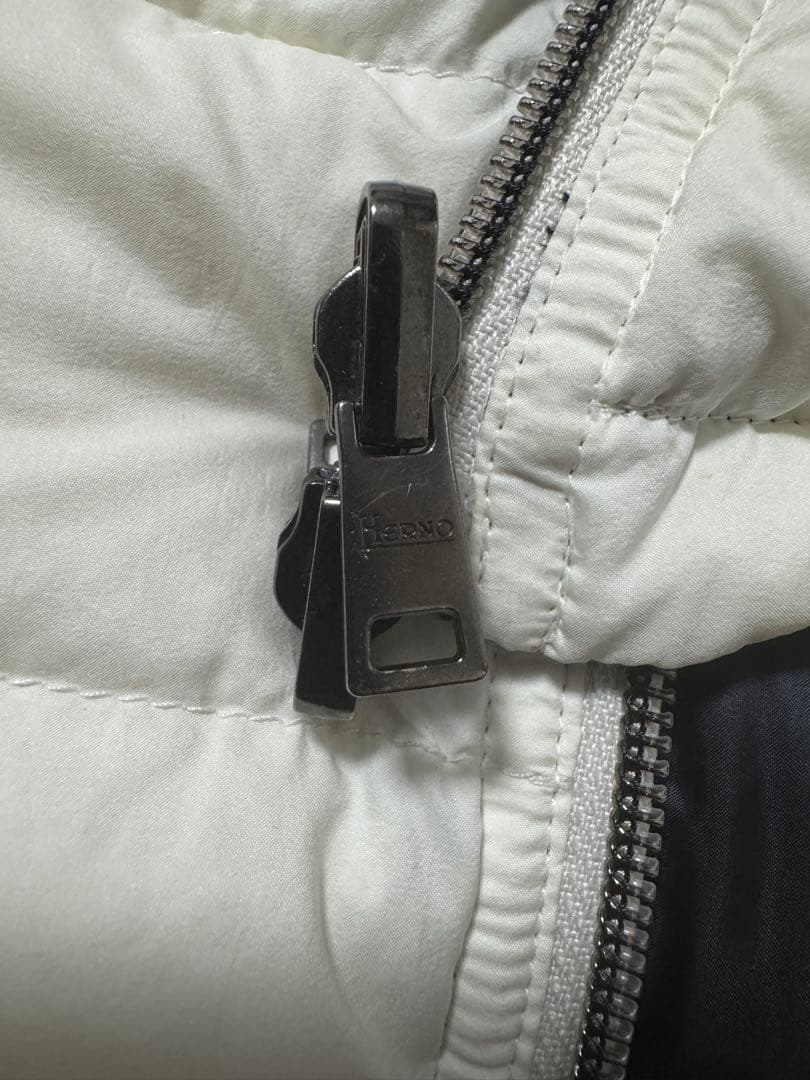 Herno リバーシブルダウンベスト ホワイト/ブラック