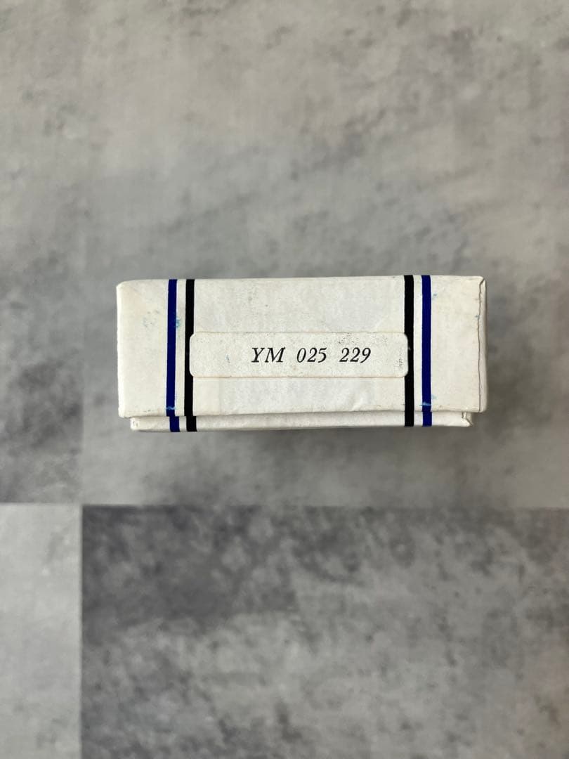 【箱付】イヴサンローラン 型押ロゴ ブラックレザー キーケース