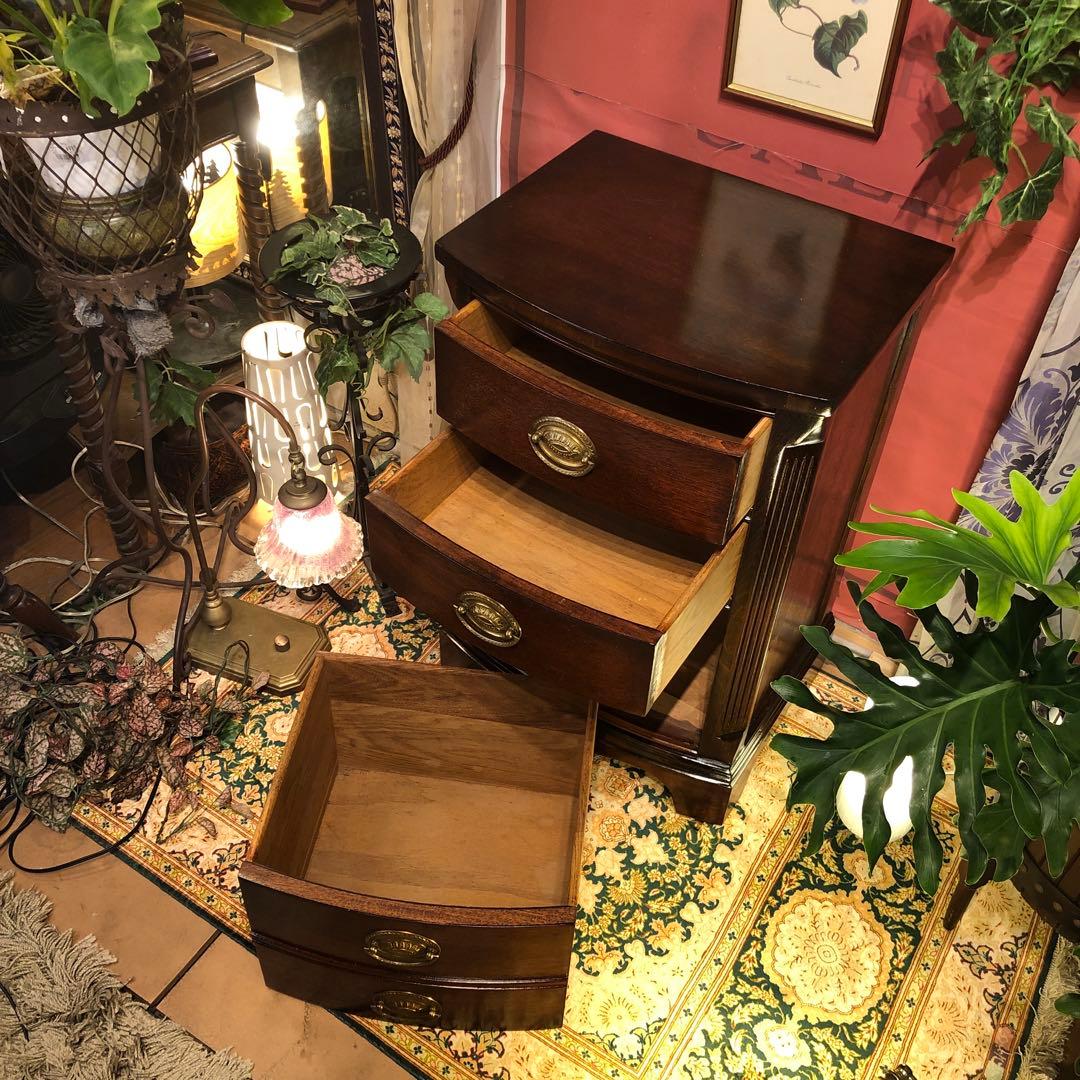 ヴィンテージ US アンティーク　３段　コンパクト　アクセント　キャビネット