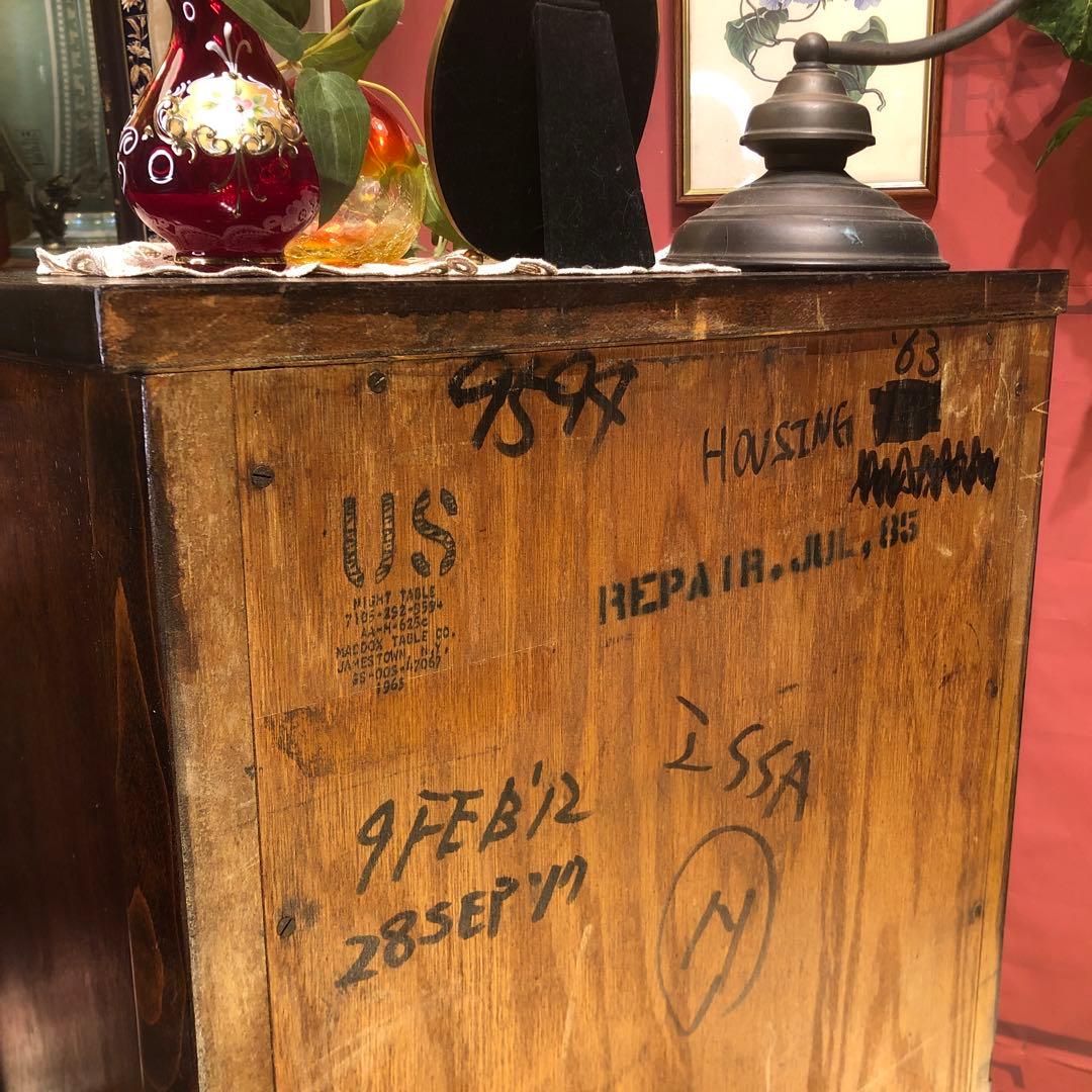 ヴィンテージ US アンティーク　３段　コンパクト　アクセント　キャビネット