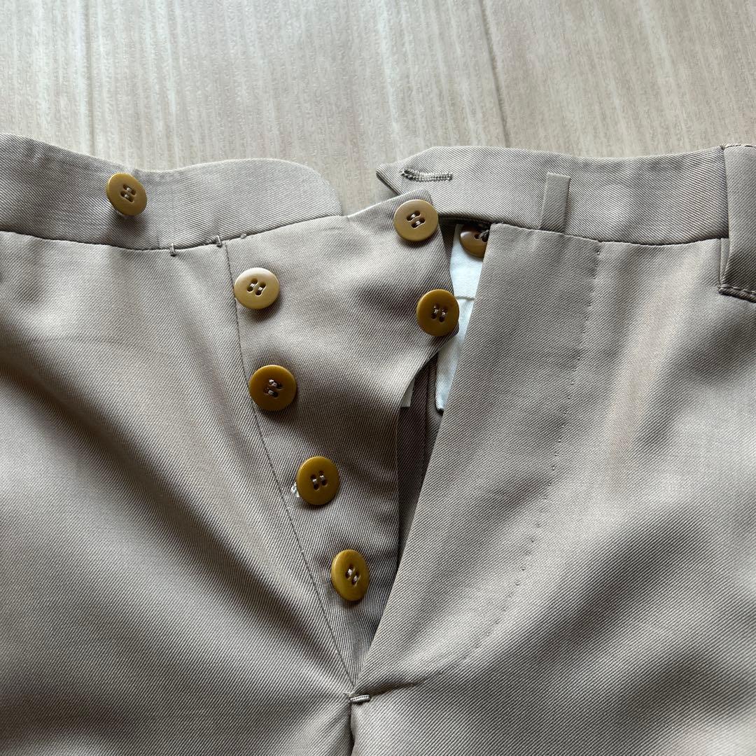 超美品チェザーレアットリーニ　スーツ　サイズ46 ベージュイタリア製　伊勢丹購入