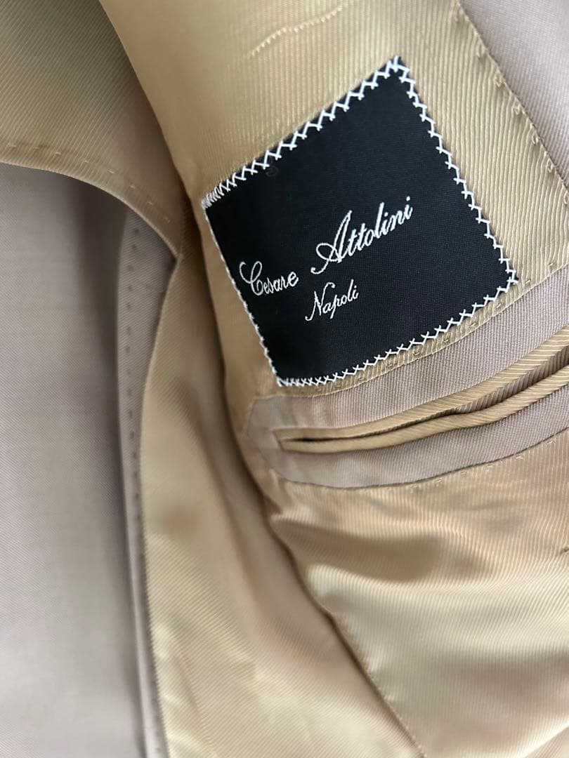 超美品チェザーレアットリーニ　スーツ　サイズ46 ベージュイタリア製　伊勢丹購入