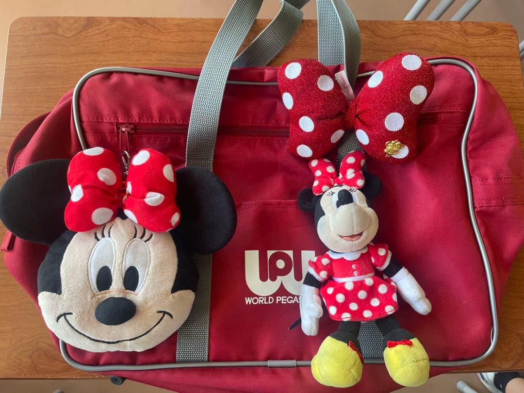 ワールドペガサス 旧ワッペ 赤 スクバ　キーホルダー付き