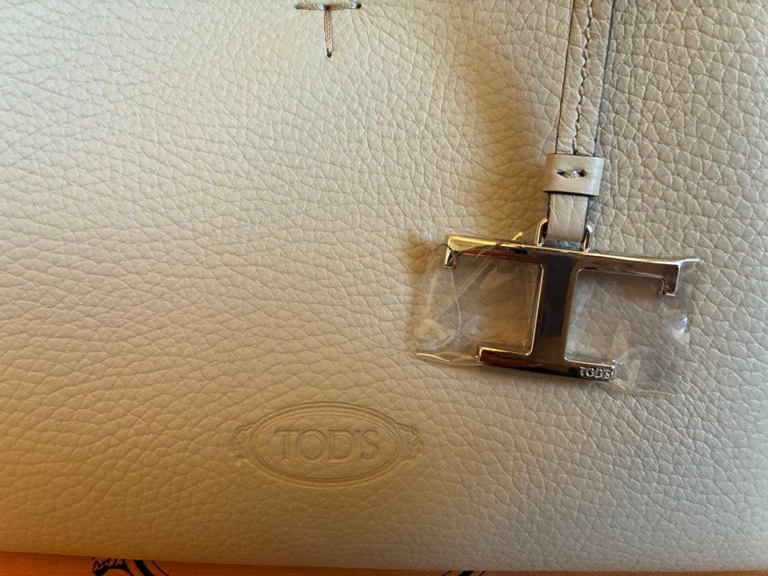 ガス新品　TOD's トッズ レザーバッグ マイクロ ショルダーバッグ