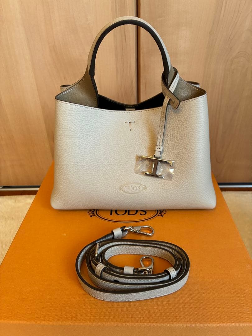 ガス新品　TOD's トッズ レザーバッグ マイクロ ショルダーバッグ