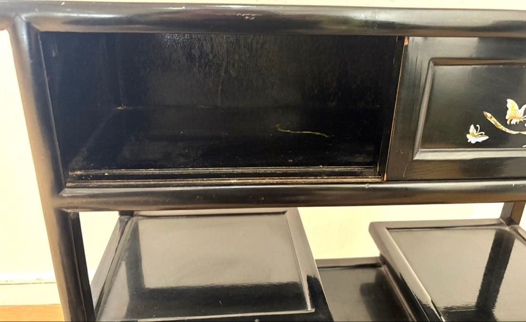 螺鈿細工の飾り棚　黒色　茶箪笥　花鳥の絵柄　段違い　和風　希少