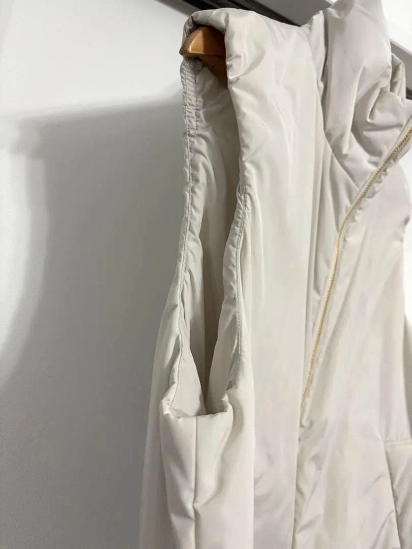 美品✨23区 ダウンベスト　ホワイト　38 中綿 パティング ベスト　洗える