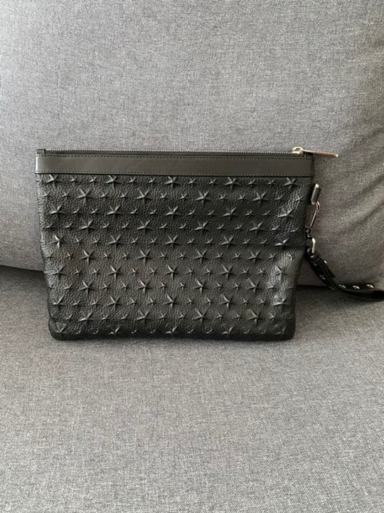 【美品】JIMMY CHOOクラッチバッグ(チャーム付き)/メンズ・レディース