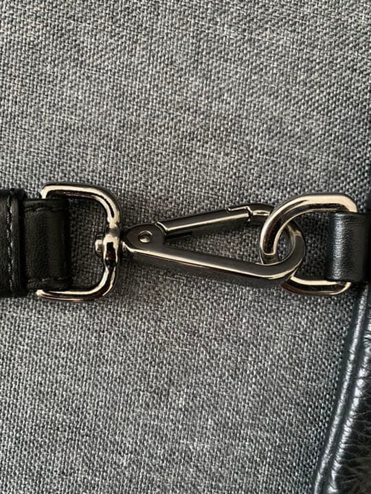 【美品】JIMMY CHOOクラッチバッグ(チャーム付き)/メンズ・レディース