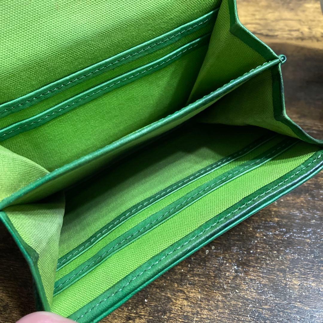 希少Vivienne Westwoodエナメル総柄刺繍折り財布グリーン