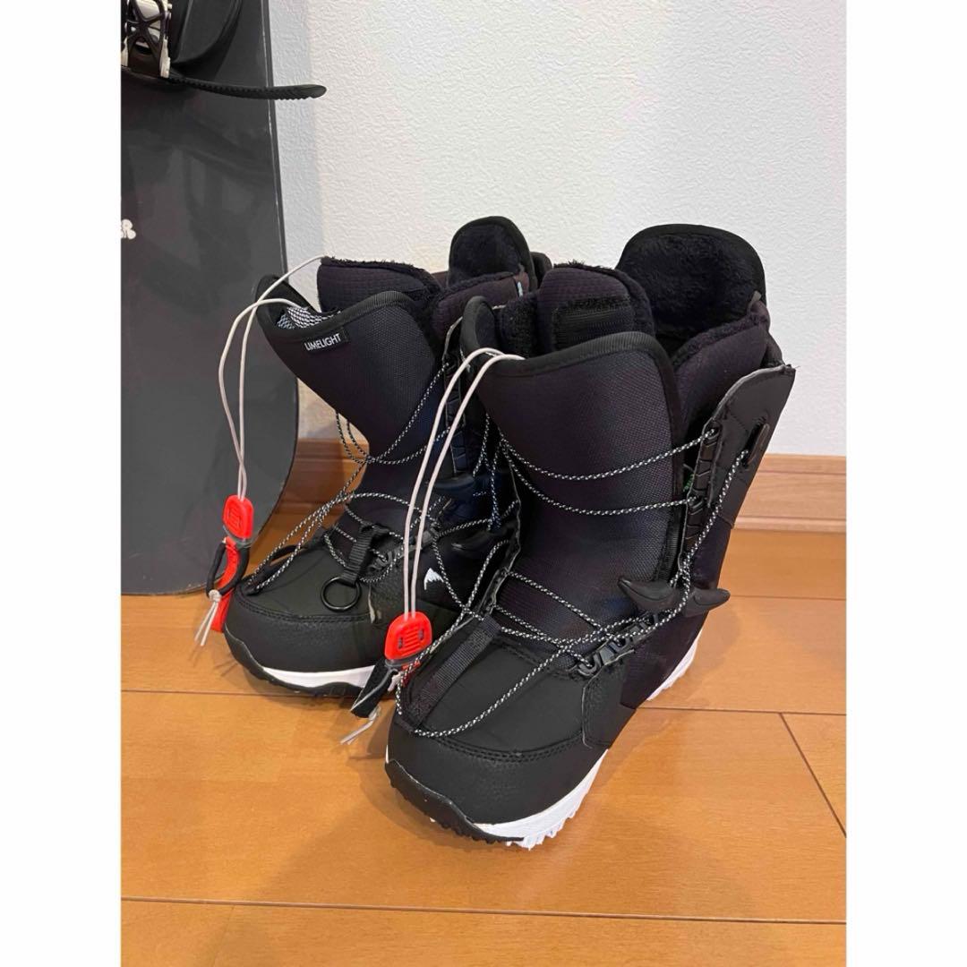 スノーボード板（SABRINA） ビンディング 、ブーツ（BURTON） セット