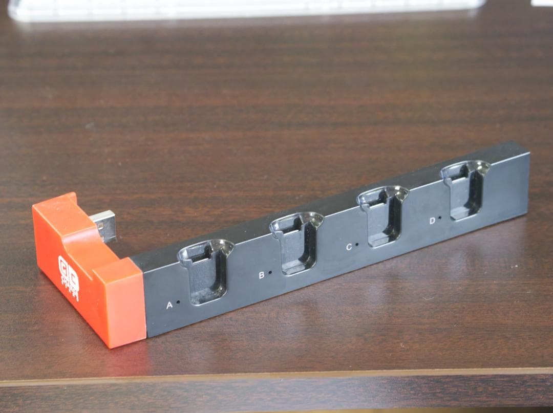 h*2様 Nintendo Switch ＋ Joy-Con充電スタンド（赤）