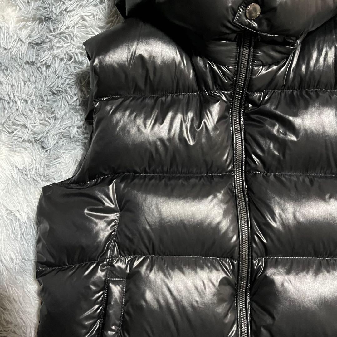 極美品　TATRAS ダウンベスト　POSEIDONE 黒　02 Mサイズ