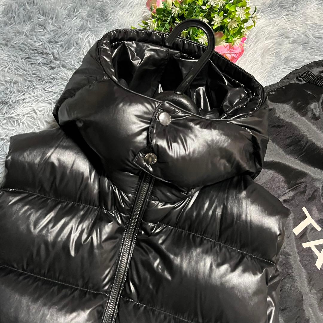 極美品　TATRAS ダウンベスト　POSEIDONE 黒　02 Mサイズ