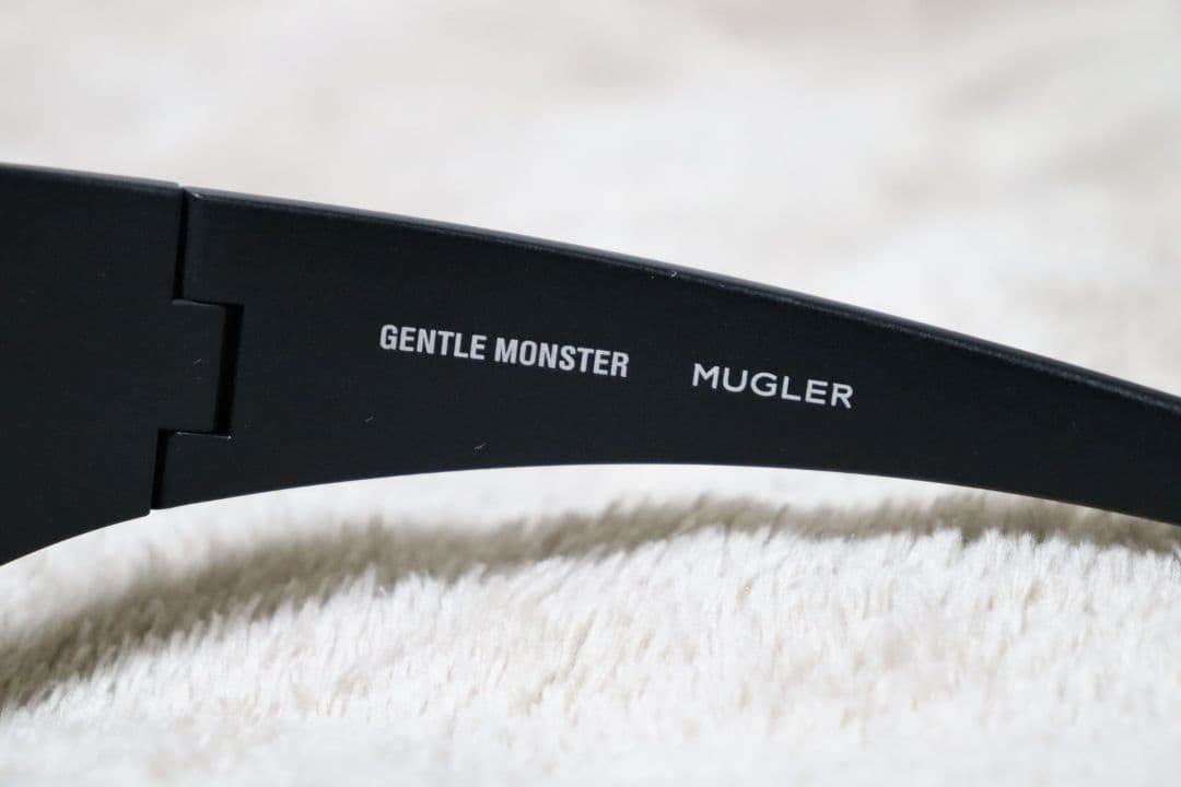 ​【極美品】GENTLE MONSTER × MUGLER SPIRAL 02
