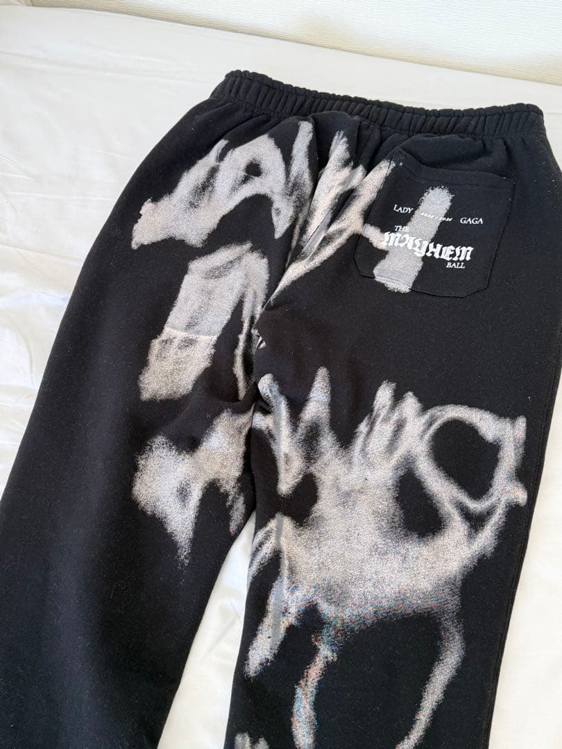 あ*ら様 (新品)レディーガガ VIPGOLD スウェットパンツXLライブグッズ