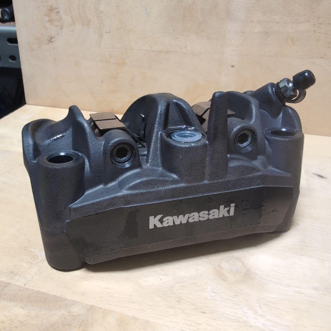 ZX25R ブレーキキャリパー