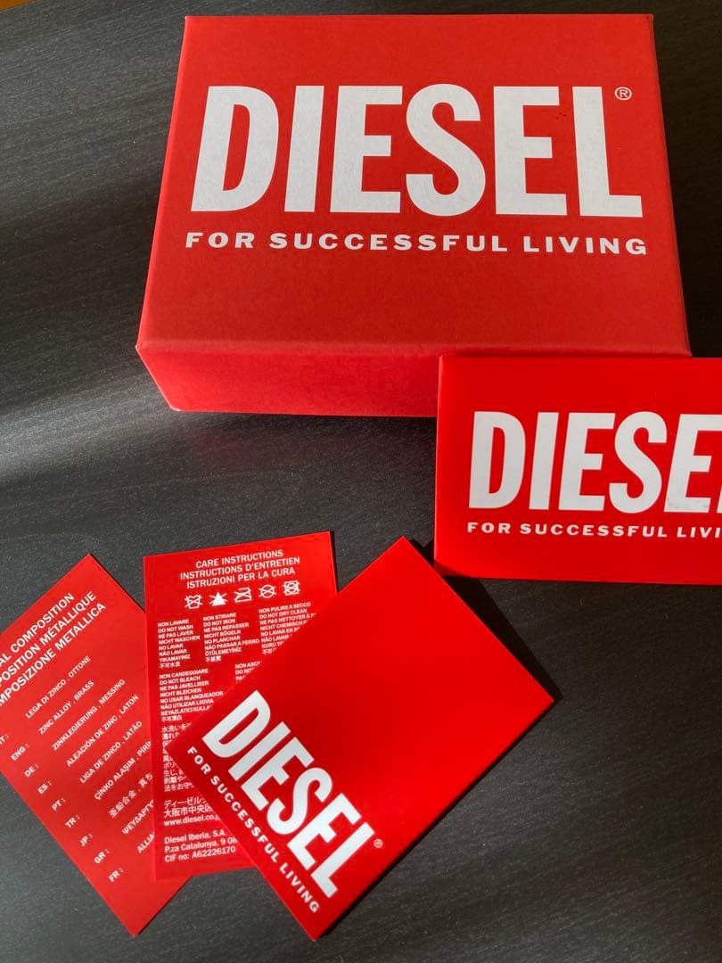 美品　DIESEL ブラックレザー二つ折り財布