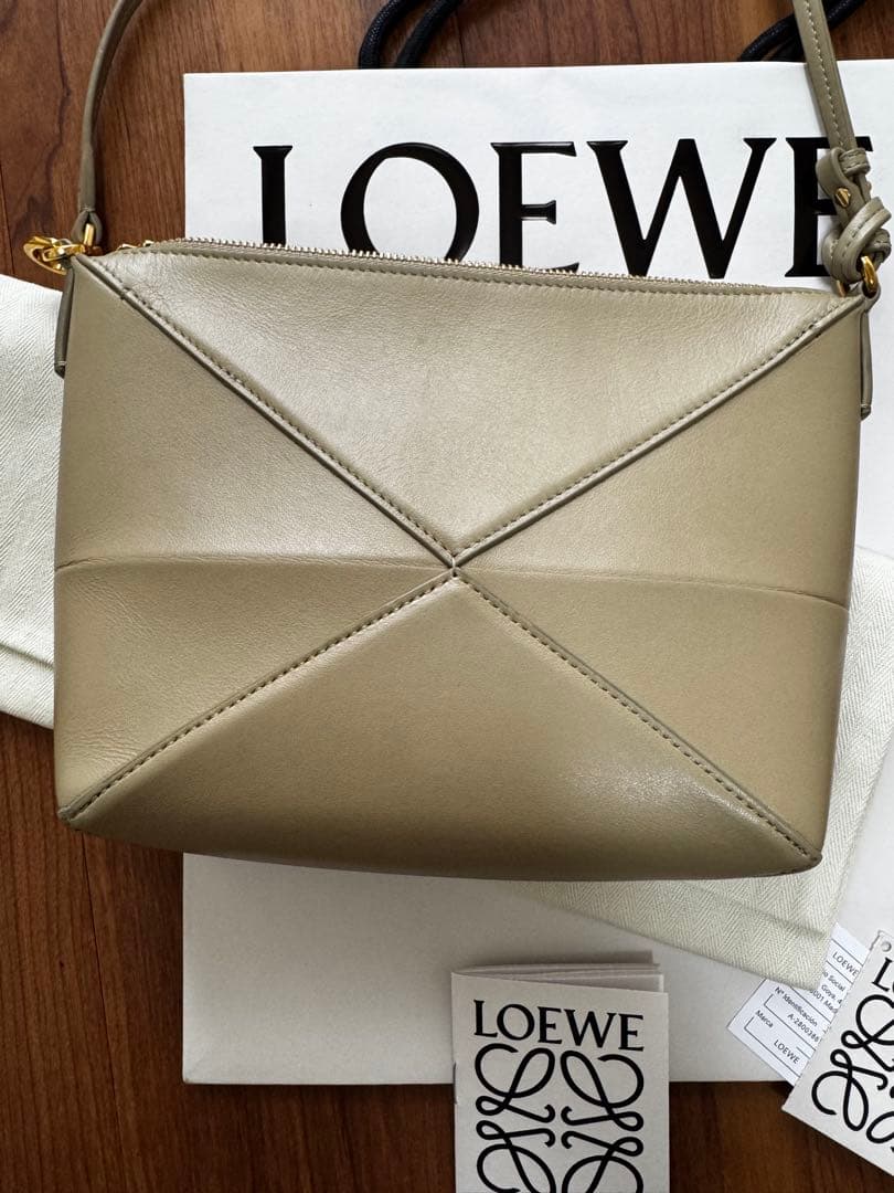 みき　LOEWE パズルファルドポチ　シャイニーナプカーフ