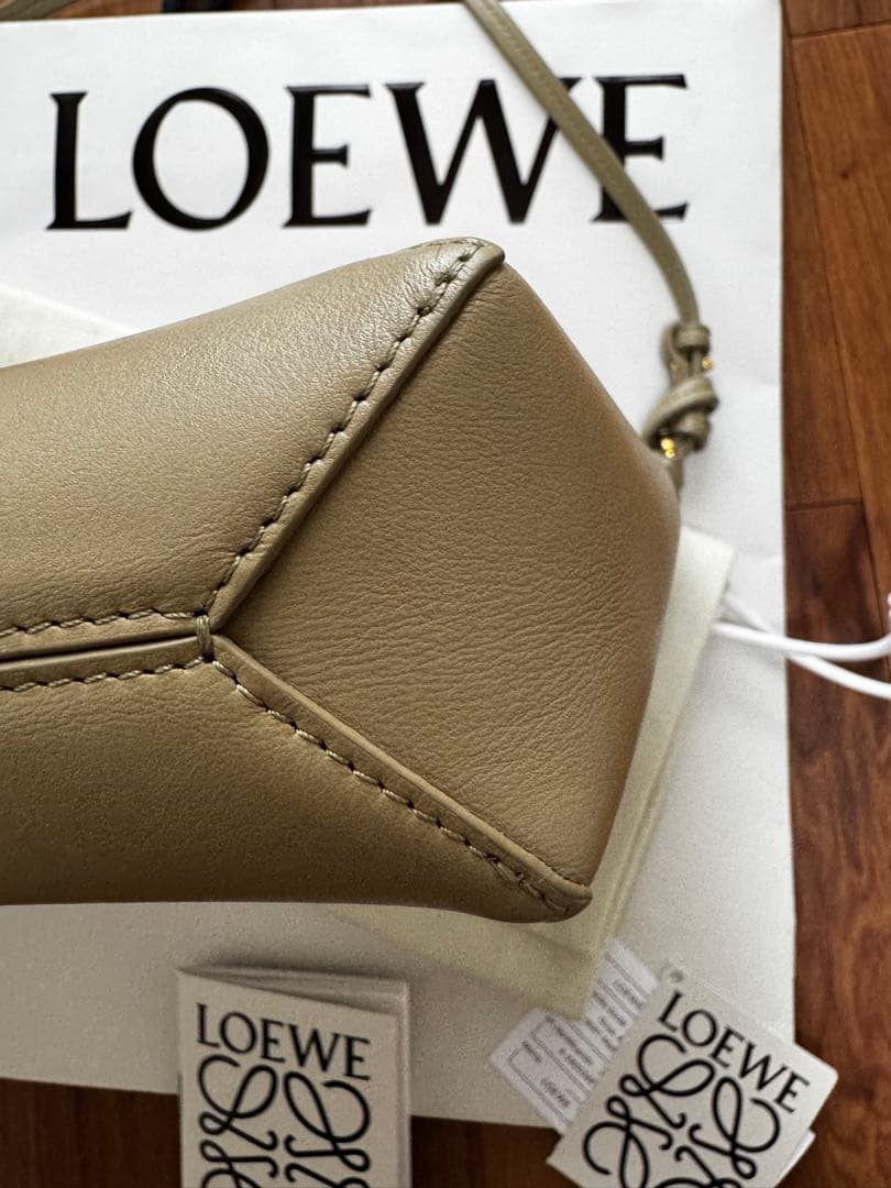 みき　LOEWE パズルファルドポチ　シャイニーナプカーフ