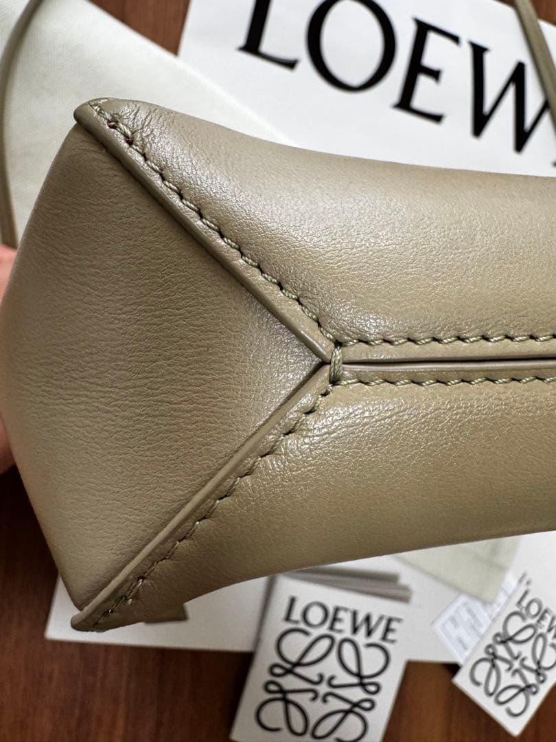 みき　LOEWE パズルファルドポチ　シャイニーナプカーフ