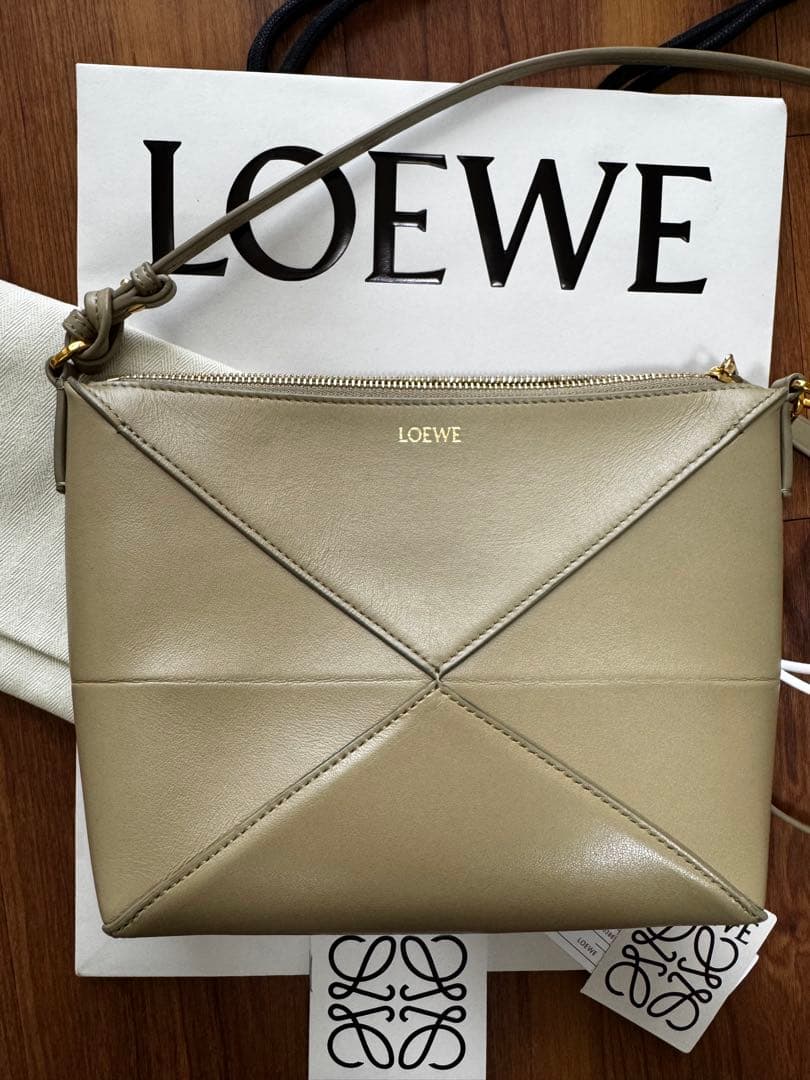 みき　LOEWE パズルファルドポチ　シャイニーナプカーフ