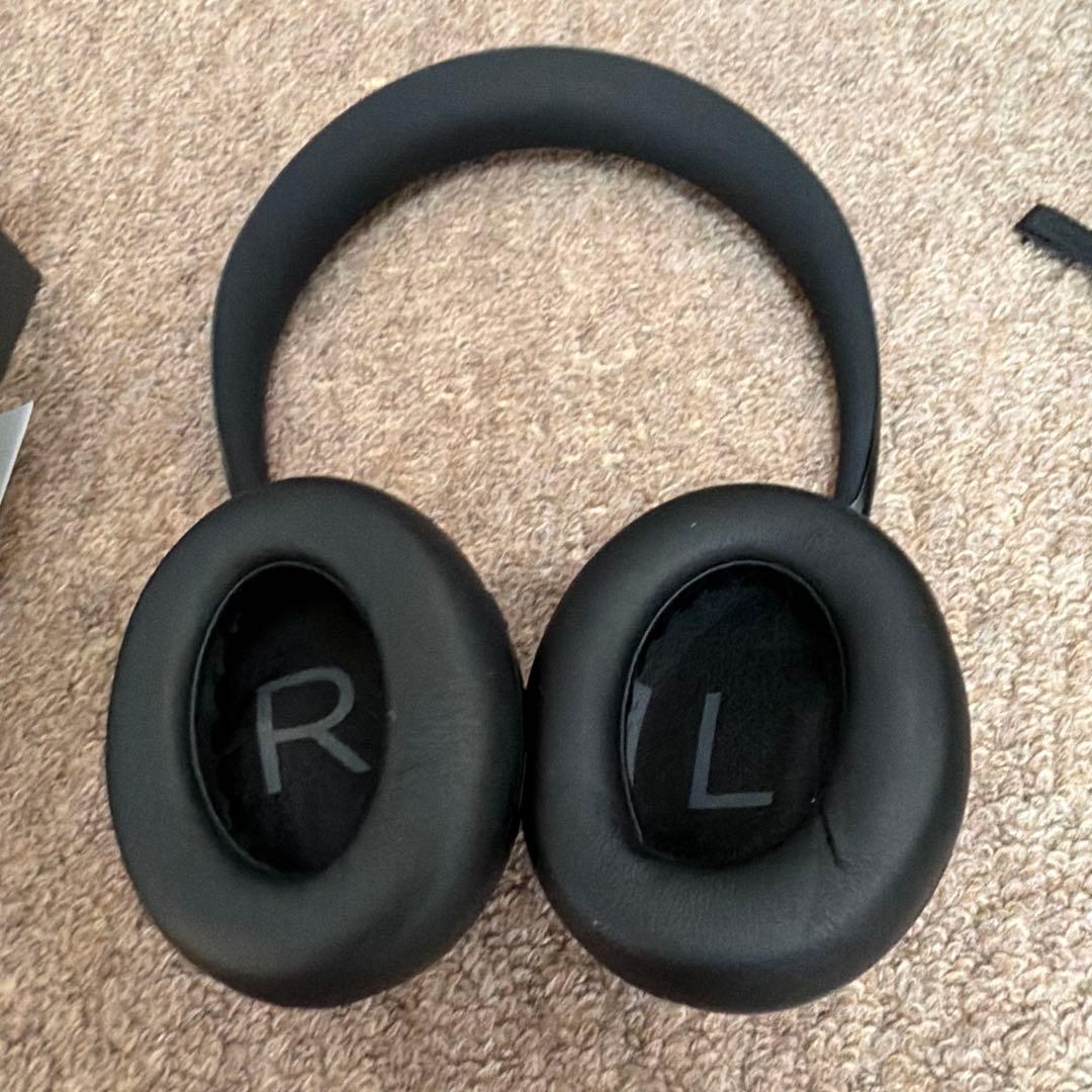 BOSE ノイズキャンセリングヘッドホン　700 箱、ケース付き