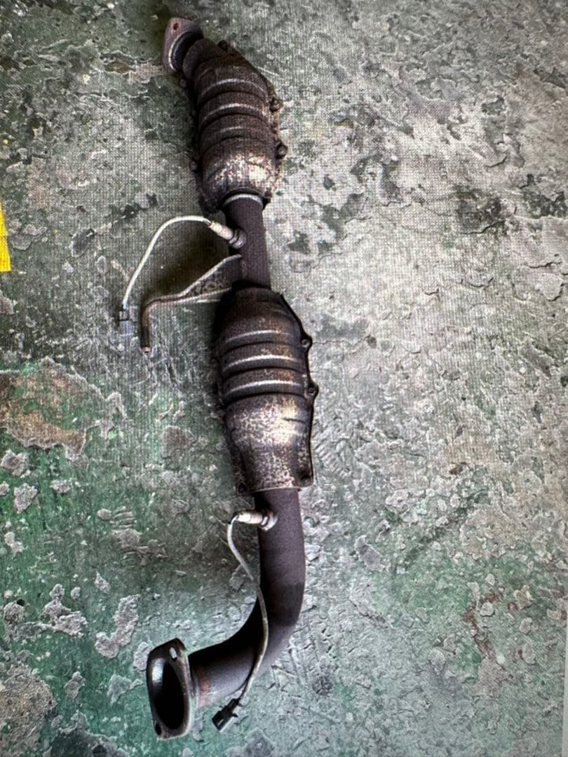 200 ハイエース　1TR ガソリン　純正触媒　センサー付き　キャタライザー