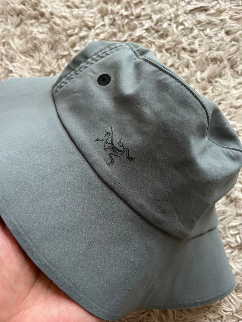 アークテリクス　シンソロハット　グレー　紐なし　美品　希少