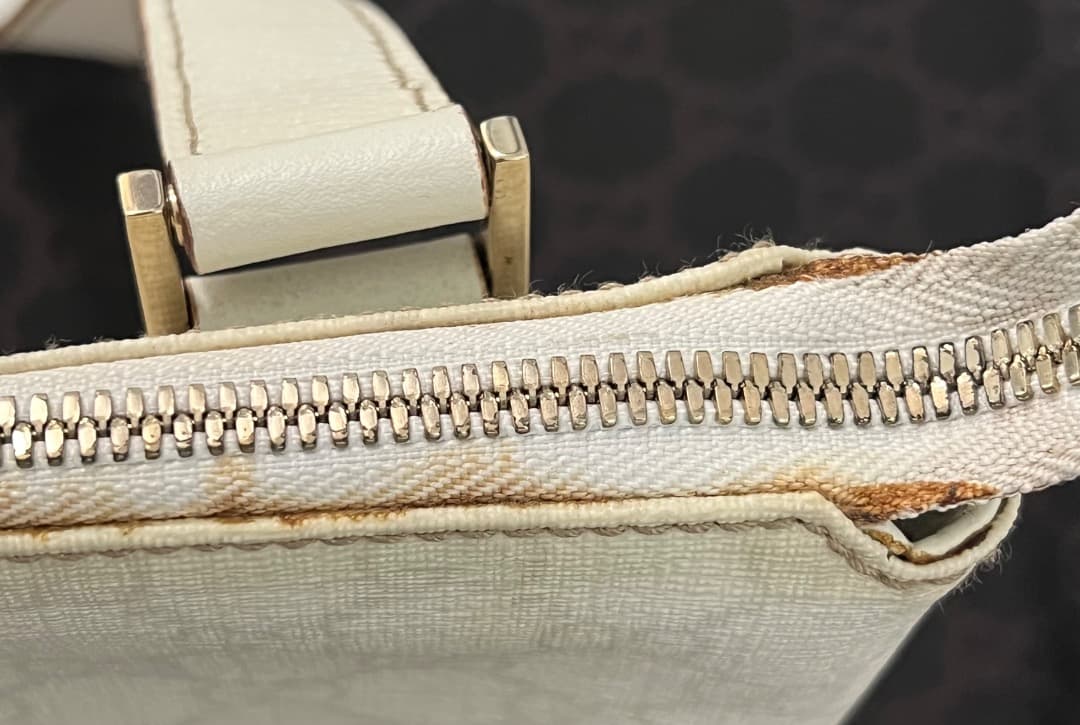 【週末限定値下げ】【希少品】【GUCCI グッチ】ショルダーバッグ　白