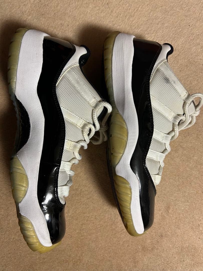 エアジョーダン11 Low ホワイト/ブラック