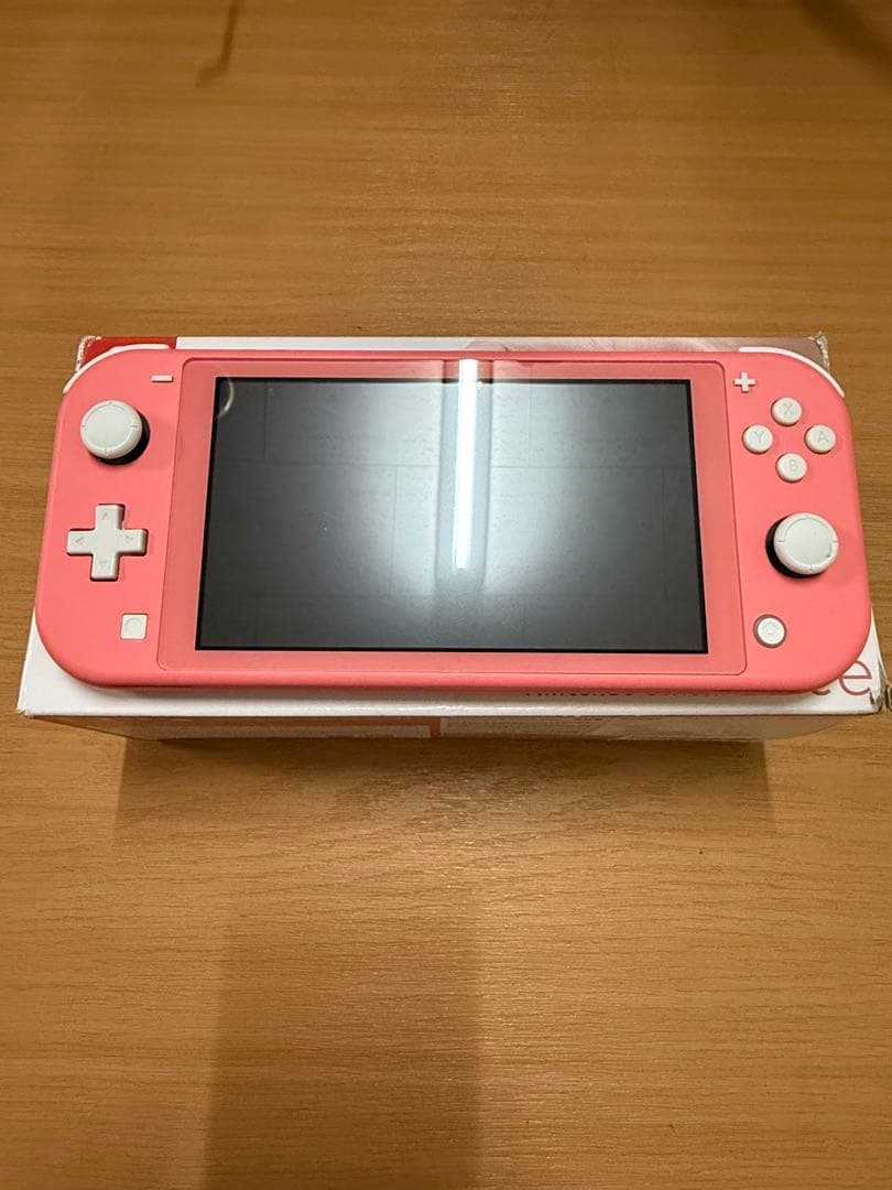 ほぼ未使用！Nintendo Switch Lite コーラル 箱、充電器付き