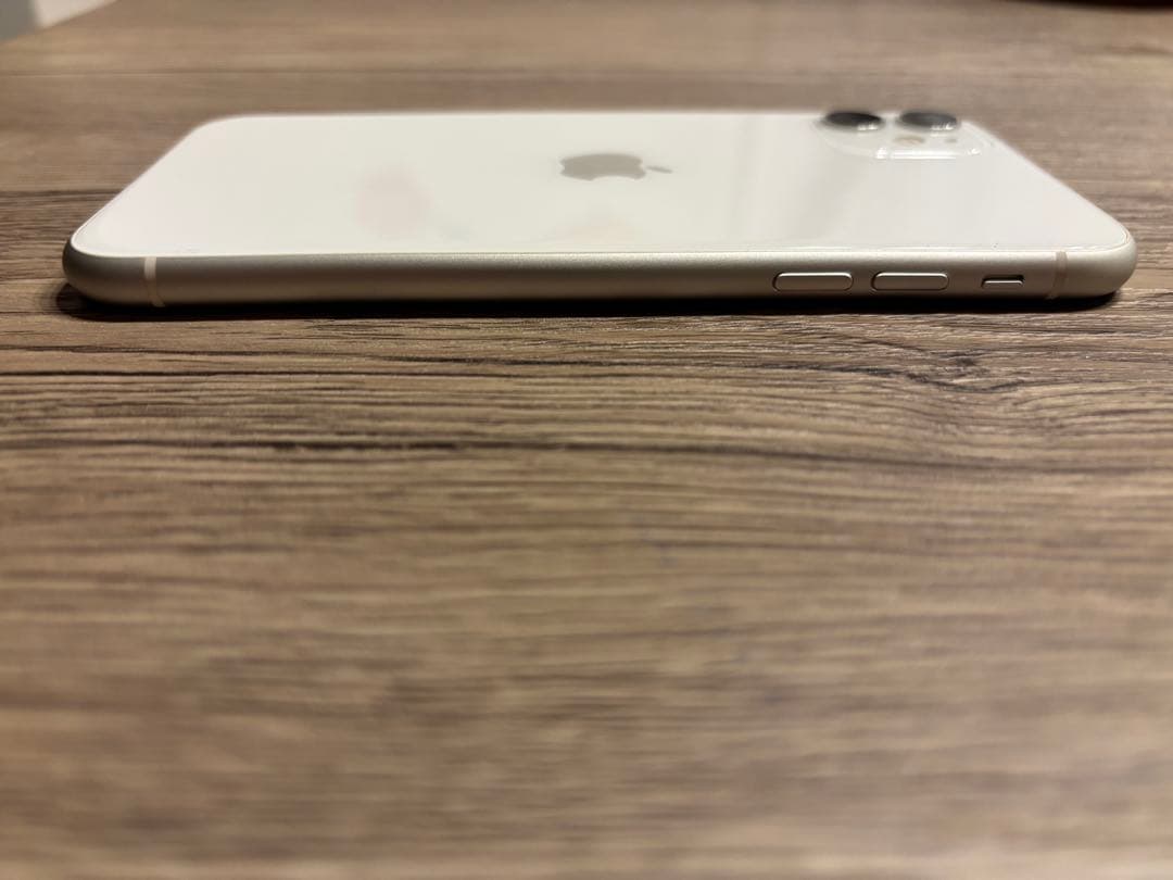 iPhone 11 128GB SIMフリー ホワイト　本体　美品