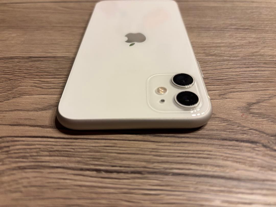 iPhone 11 128GB SIMフリー ホワイト　本体　美品