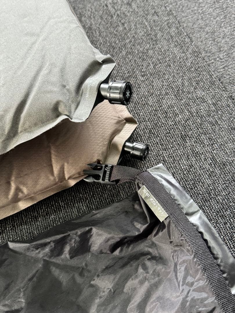 美品　 peak ダブルサイズ スリーピングマット