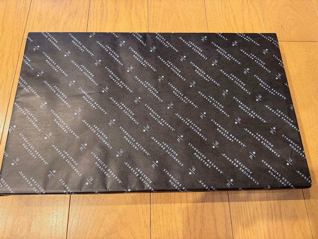 スターバックス コンバース ロゴス ロースタリー東京 アウトドアローテーブル