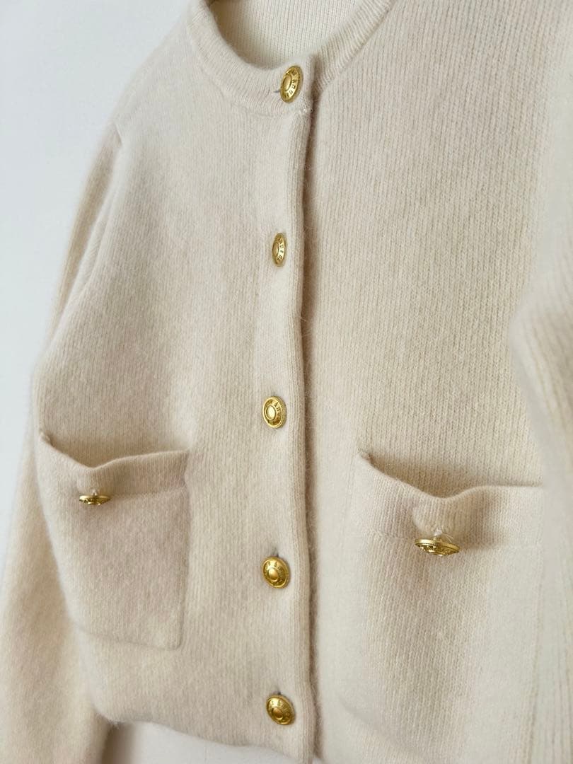 【アニュアンス】アイボリー ノーカラージャケット ゴールドボタン