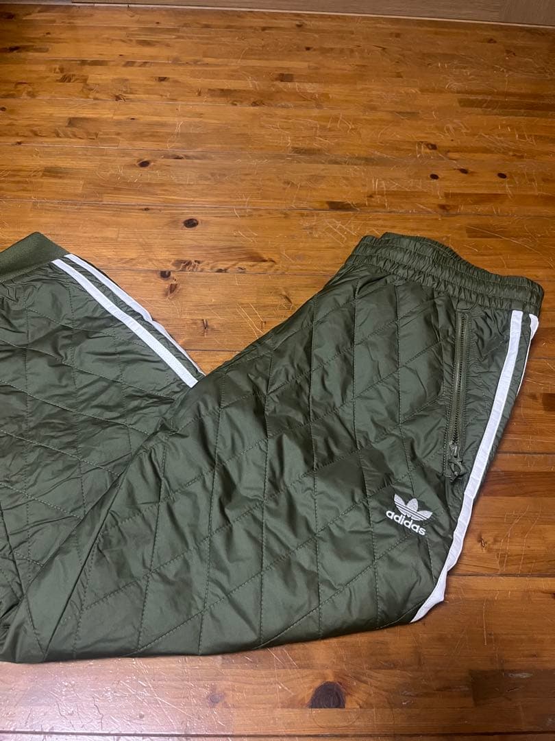 g*n様 adidas キルティング ジョガーパンツ