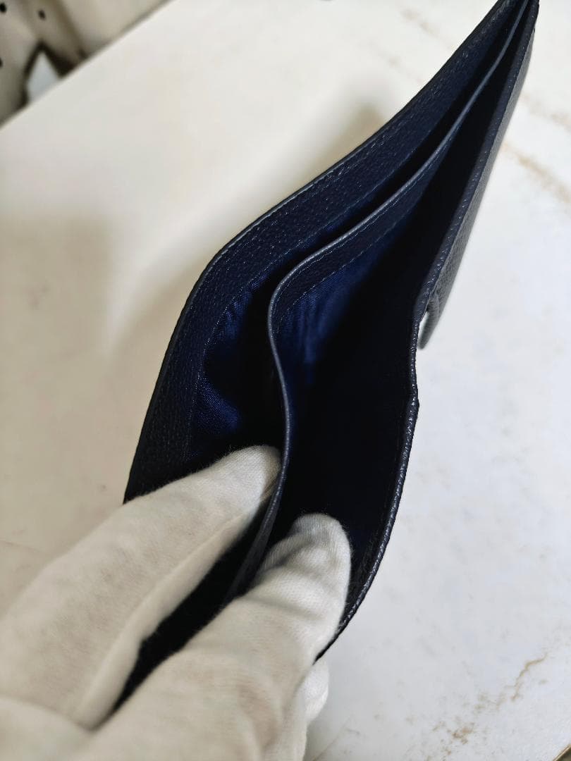 未使用品 プラダ 2MO738 トライアングルロゴ 小銭入れ付き 二つ折り財布