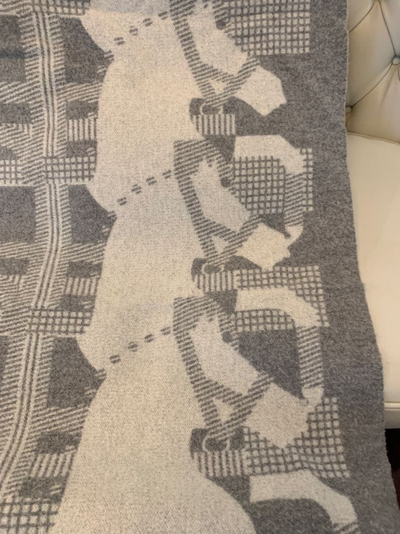 未使用　タグ付き　エルメス　レア　ロカバール　毛布１枚とクッション2個セット