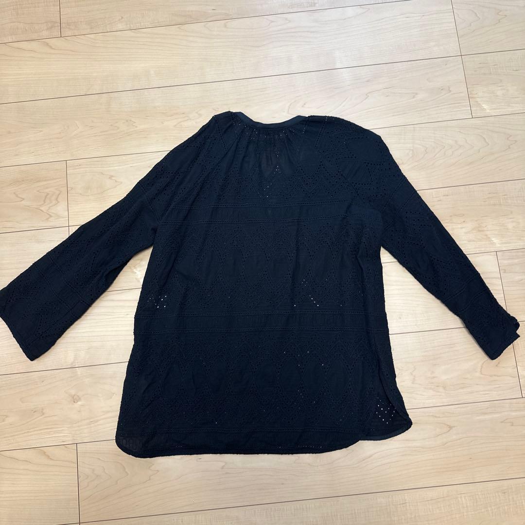 OUR スカラップレースの長め丈ブラウス